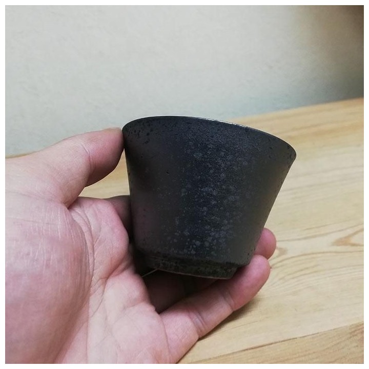 万事急須 萬古焼 高台碗 湯呑み【黒ゆず】 | SIMPLife