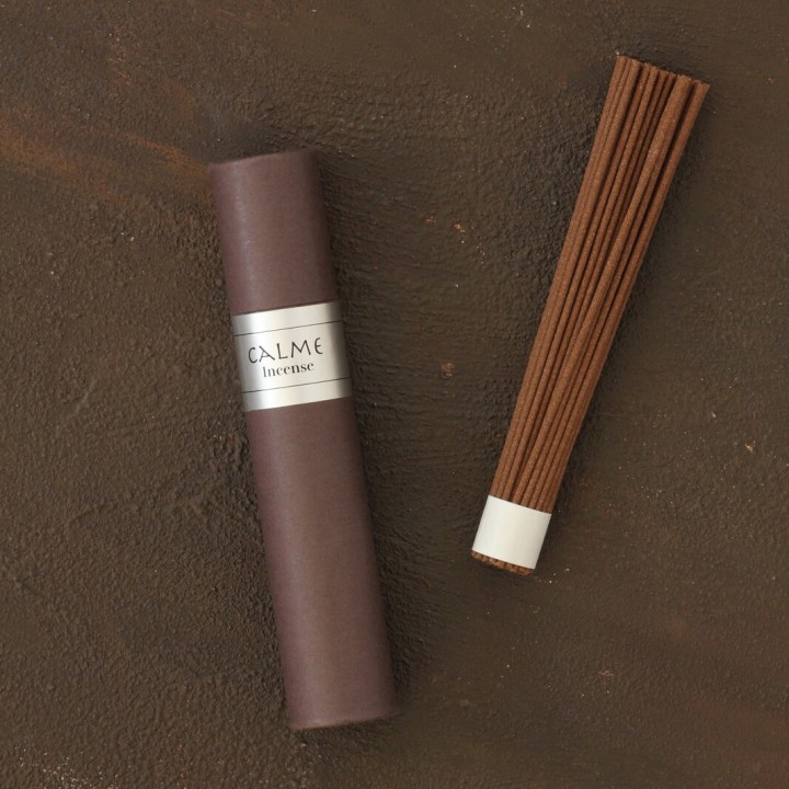 CALME INCENSE 旅先で整える 持ち運びできる紙管のお香【bisou】 | SIMPLife