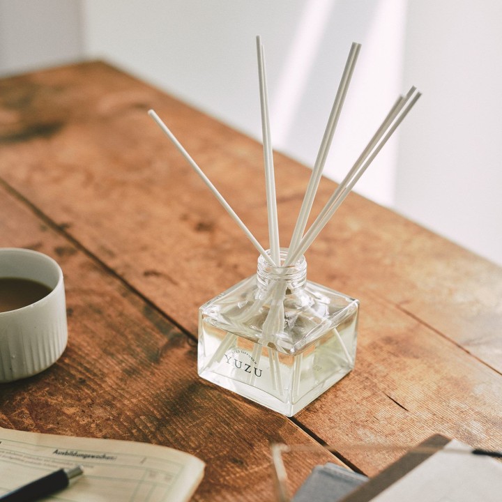 和の香りで消臭 リードディフューザー【高知県産ゆず】 | SIMPLife